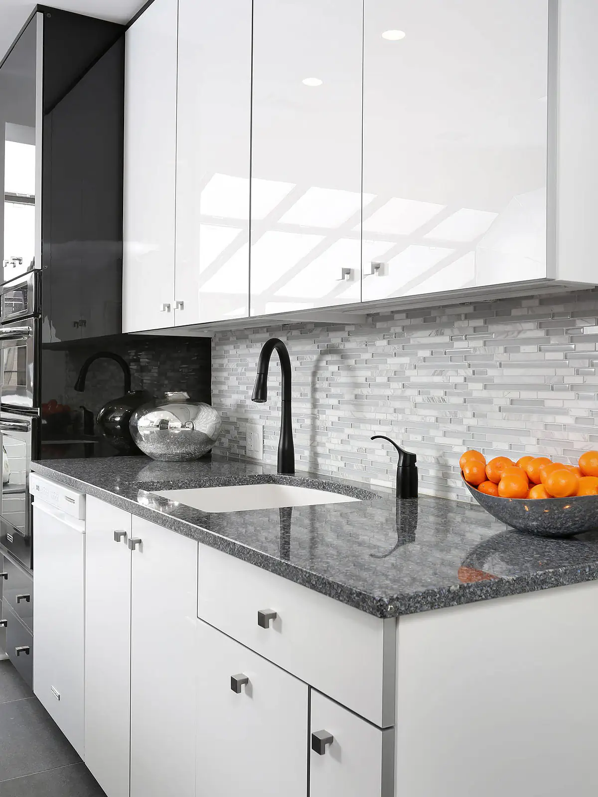 High Impact Contrast Dark Countertop + Bright Backsplash, Kitchen Countertop & Backsplash Pairing Ideas