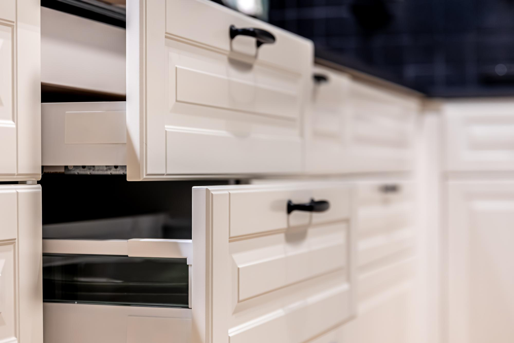 White shaker cabinet with soft close drawers