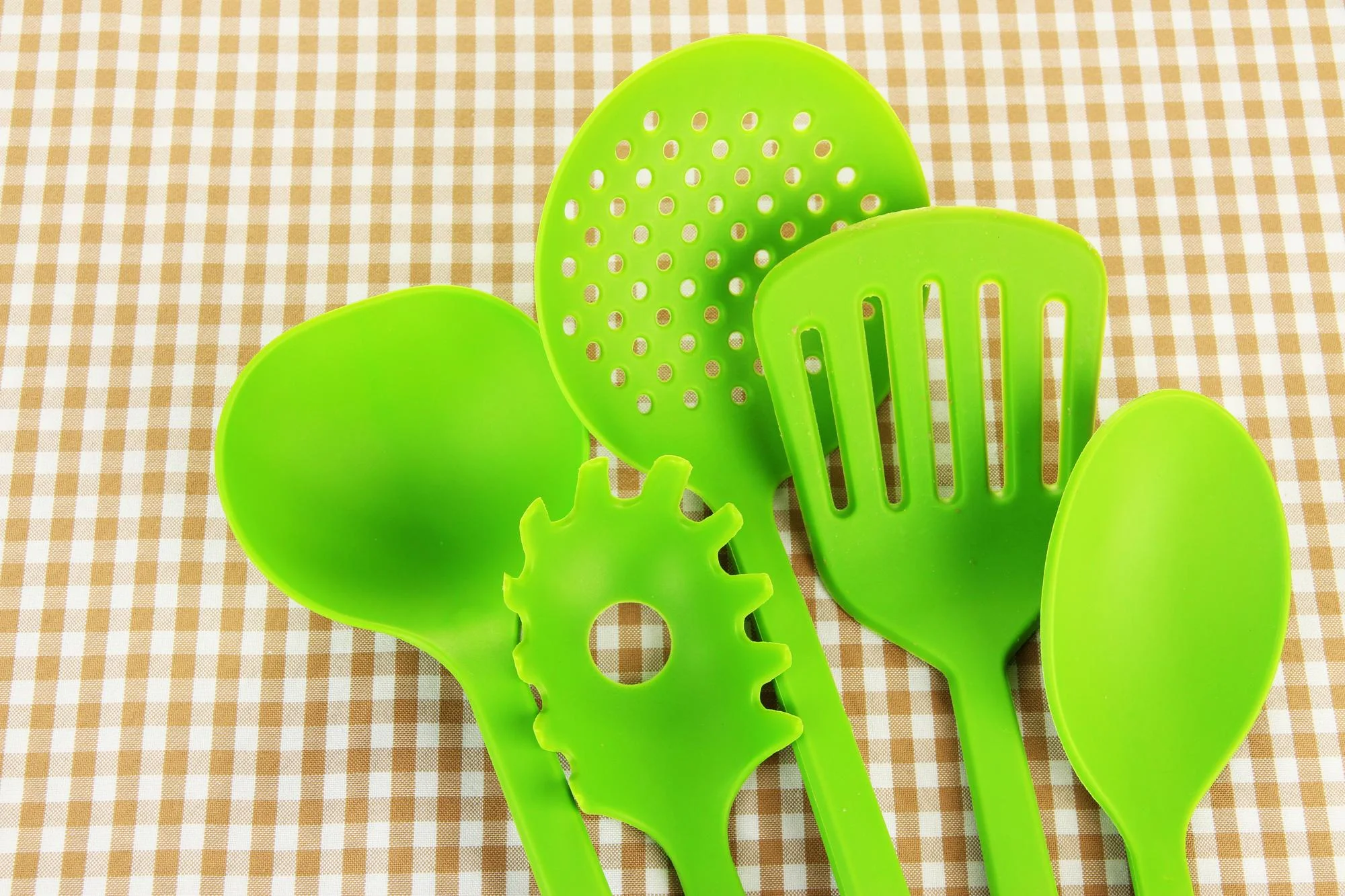 Biodegradable kitchen utensils with fresh ingredients