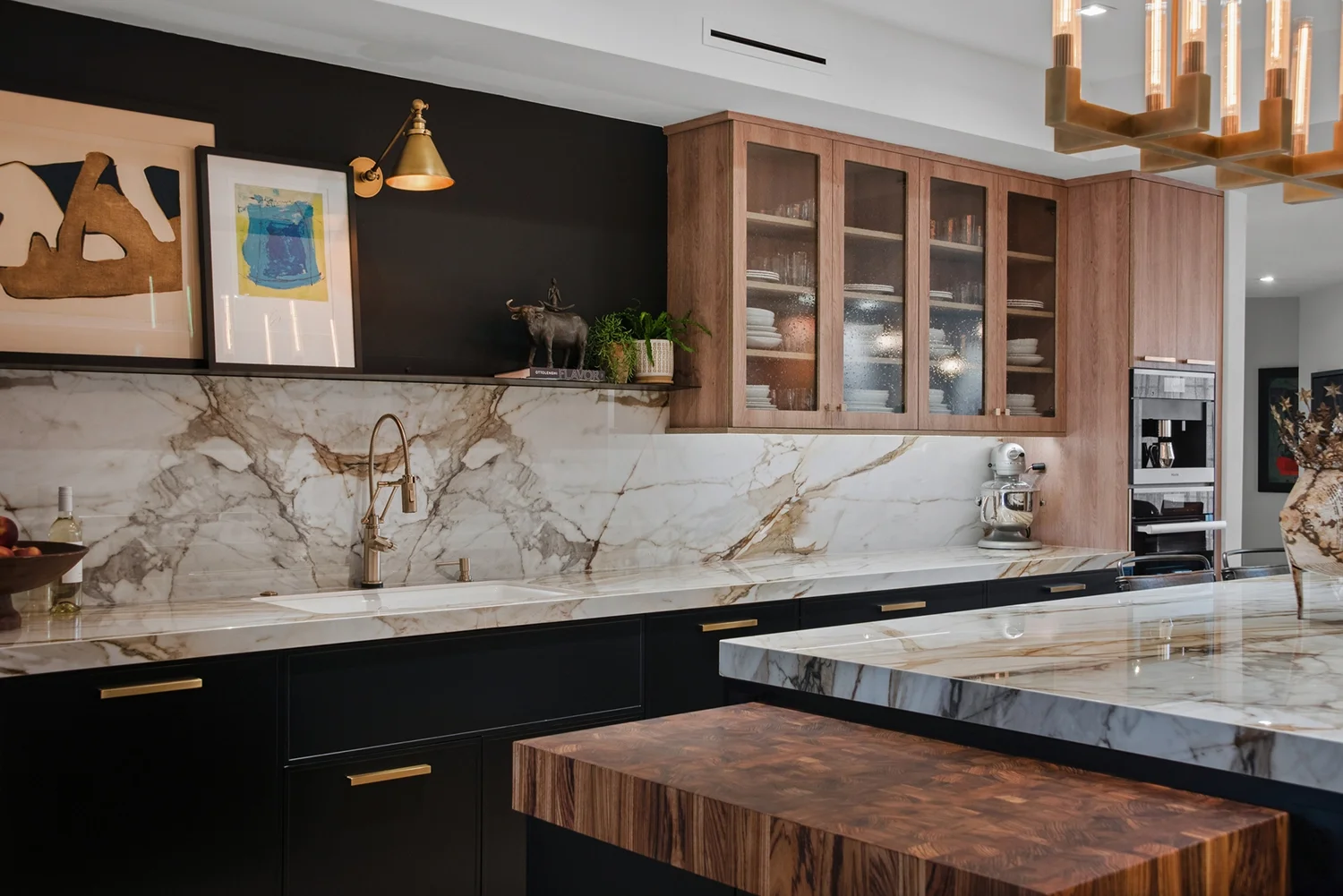 Full slab backsplashes, Kitchen Backsplash Materials