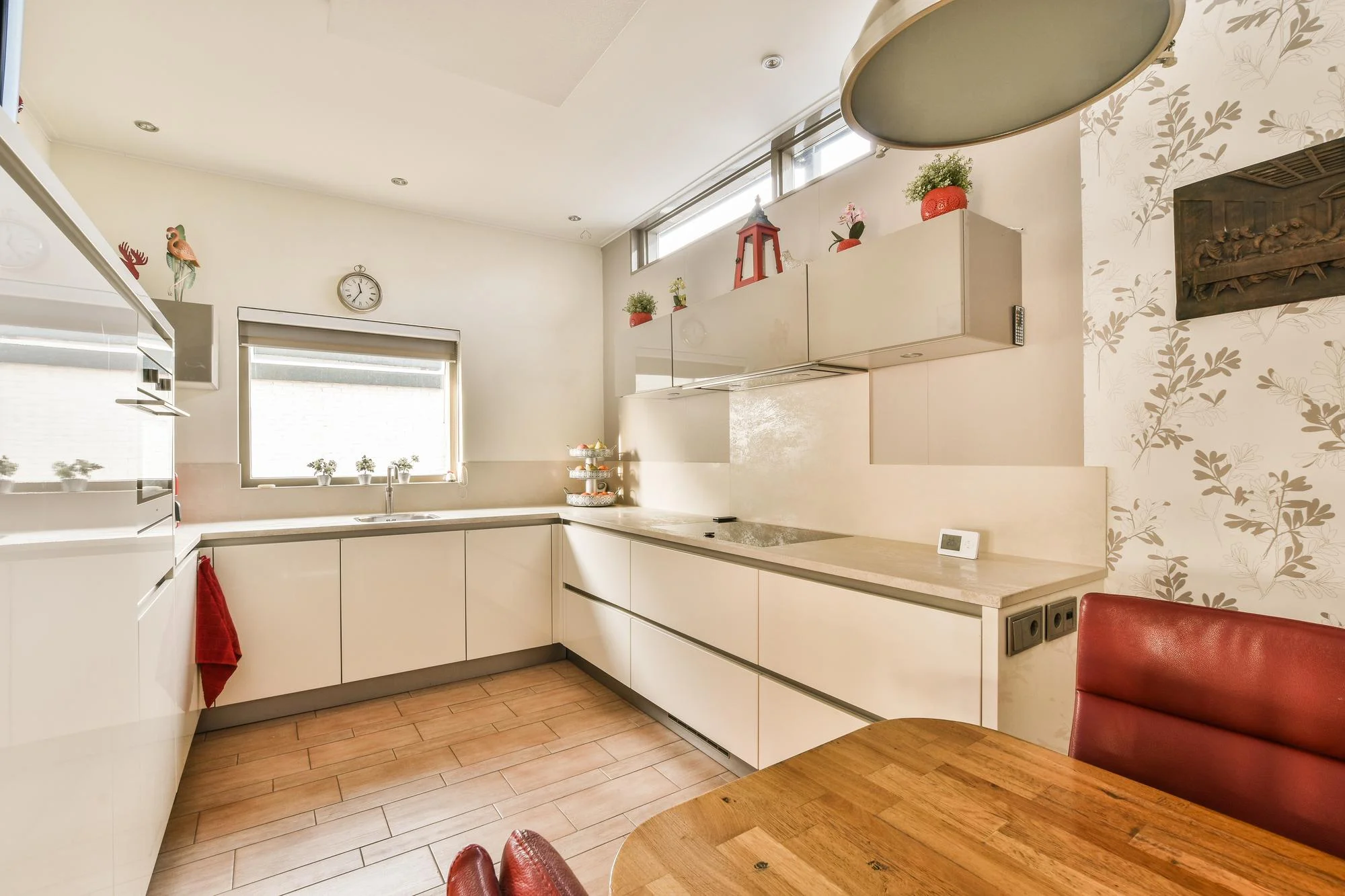 مطبخ على شكل ممر، أفكار لتصميم المطابخ الصغيرة