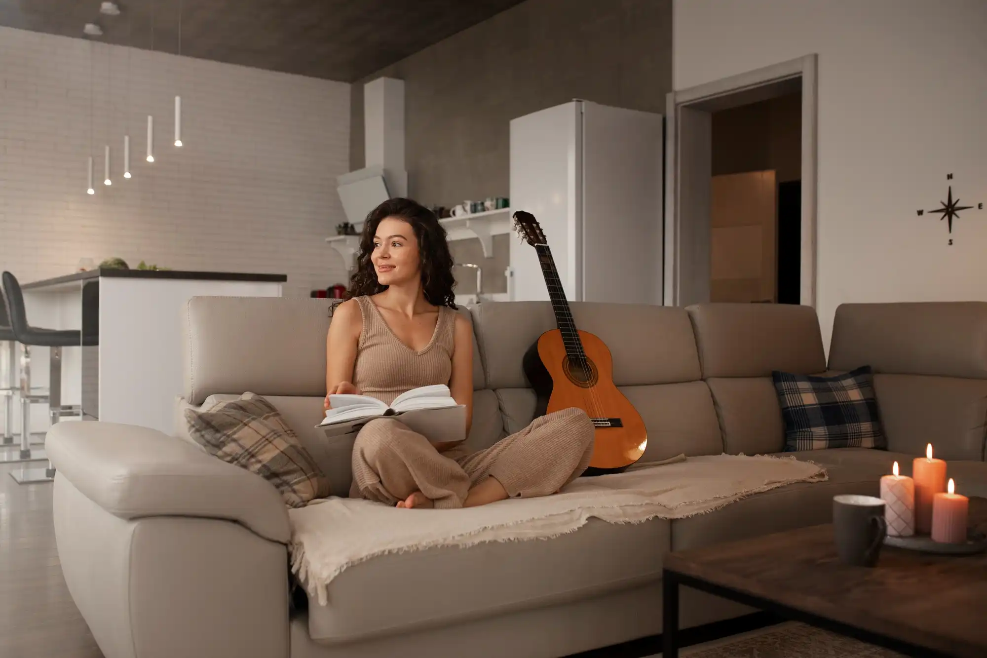 تصميم داخلي محايد بلمسات دافئة، تصميم فيلا عصري