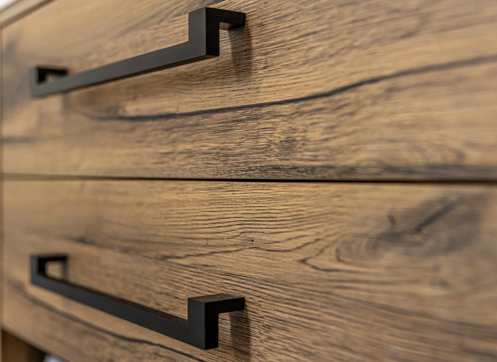 Oversized Statement Handles, Kitchen Cabinet Hardware Ideas