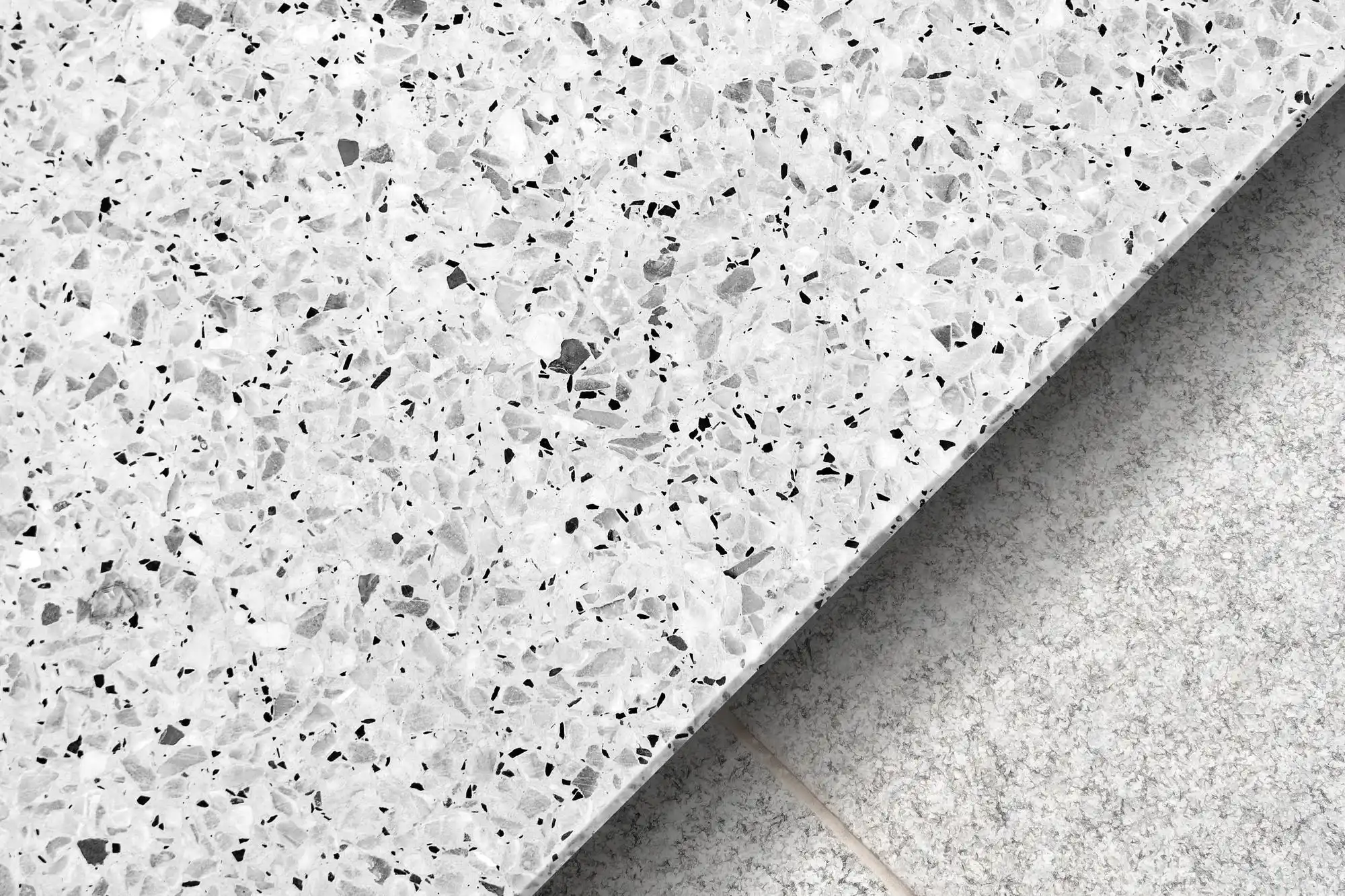 أرضيات من بلاط الترازو بتصميم مطبخ منقط